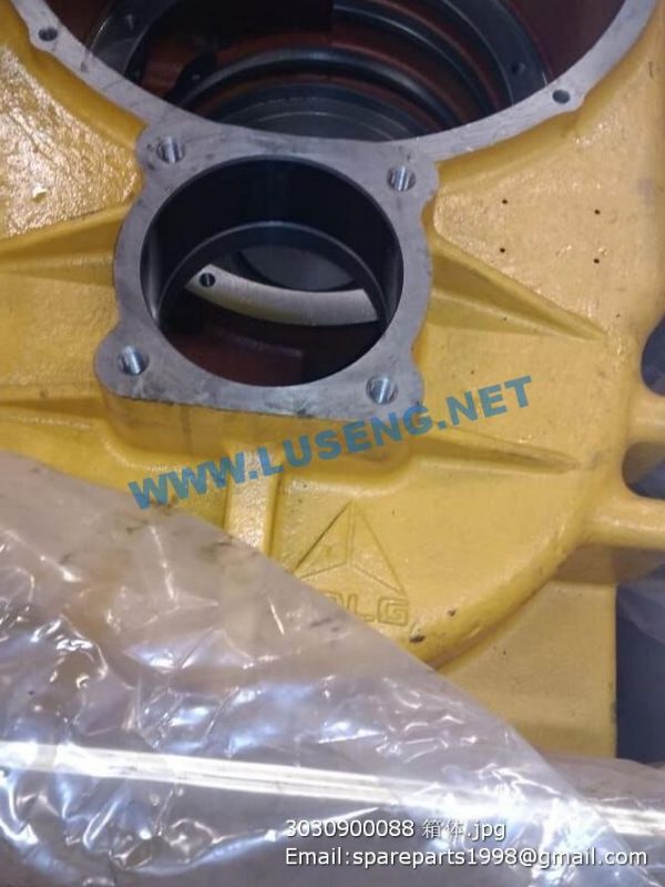 3030900088 Gearbox housing LG936L LG953L SPARE PARTS - Image 3