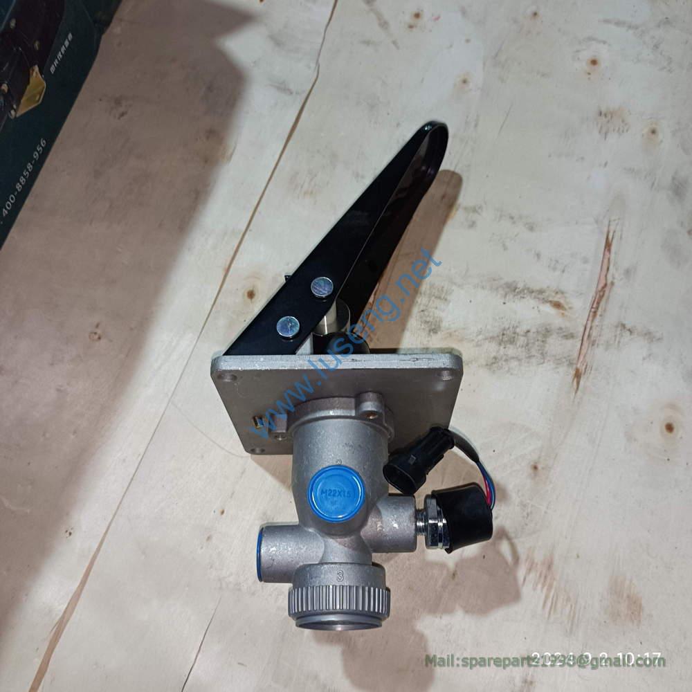 LG853.08.09 XM60D-3514002 BRAKE VALVE - Image 2